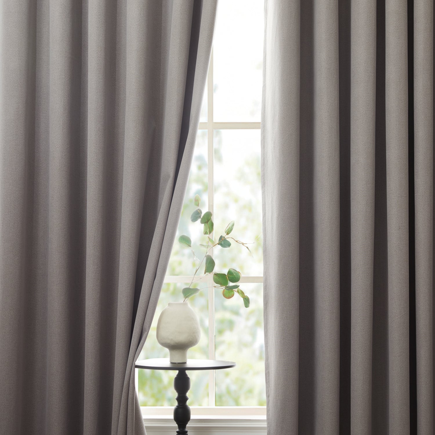 135 GSM Eyelet Ready Made Blackout Curtains For Living Room