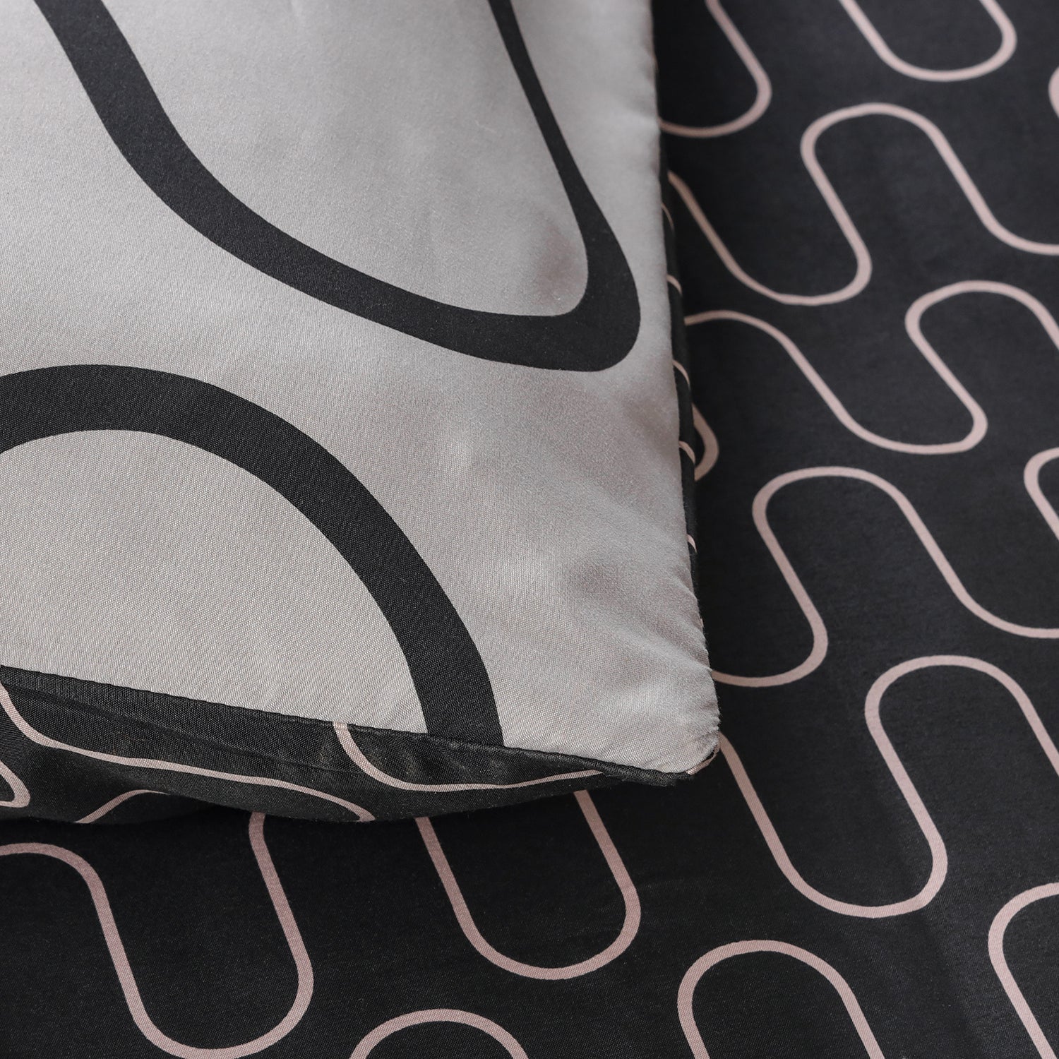 Waves Printed Duvet Cover Grey & Black