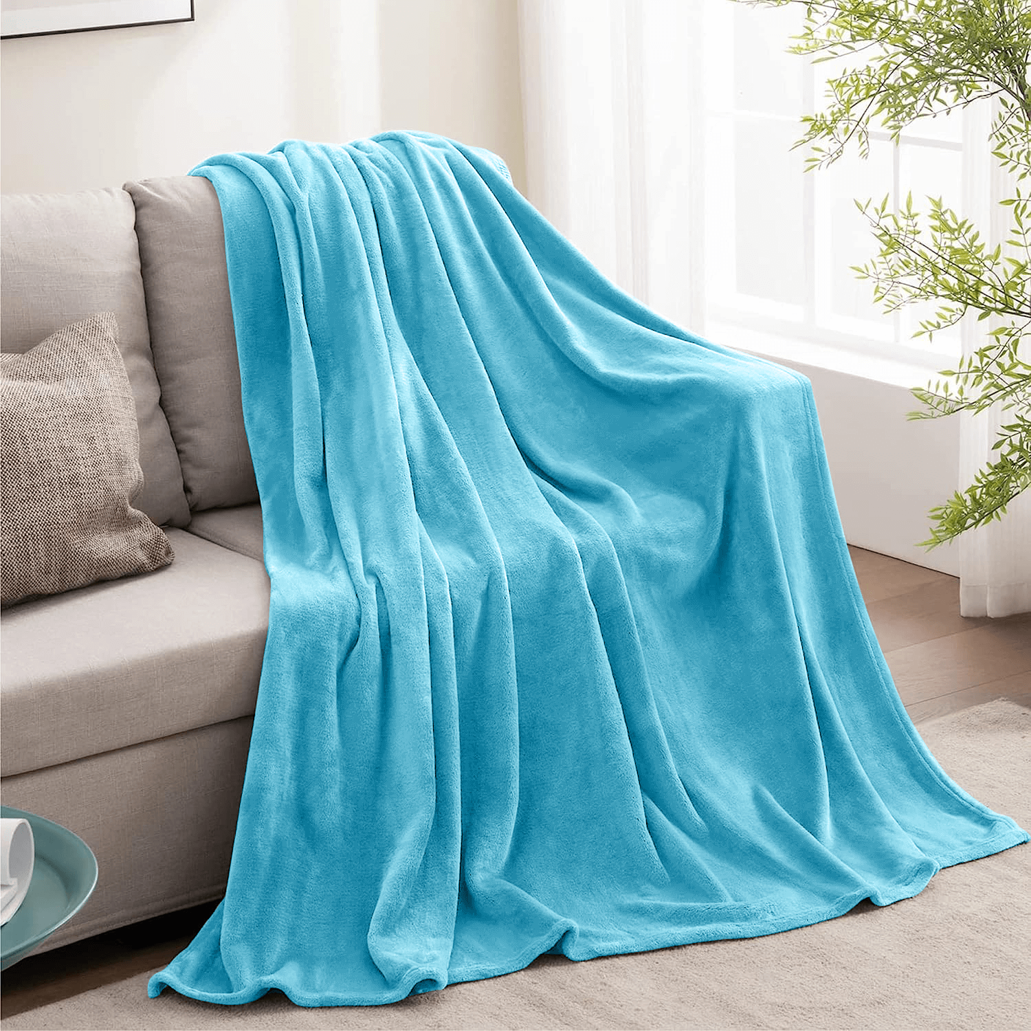 Light Blue Fleece Throw Blanket