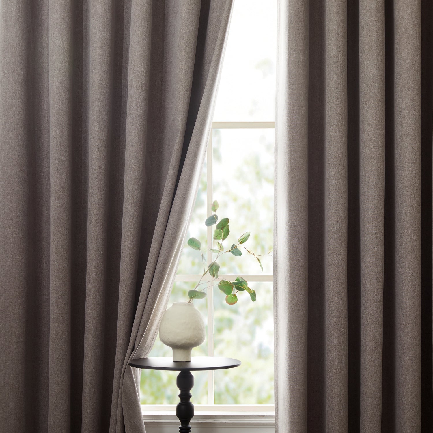 135 GSM Eyelet Ready Made Blackout Curtains For Living Room