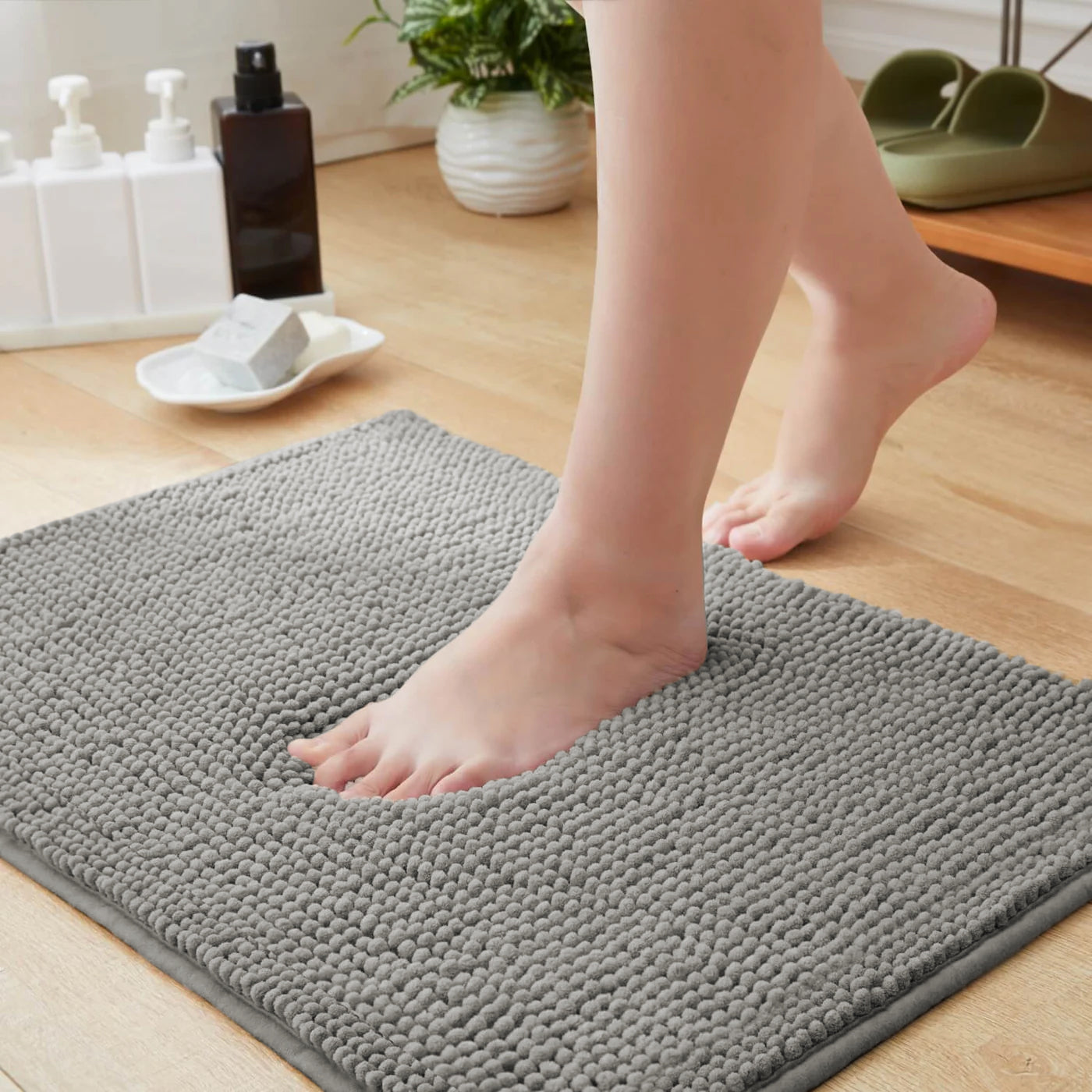 Chenille Bath Mat Silver